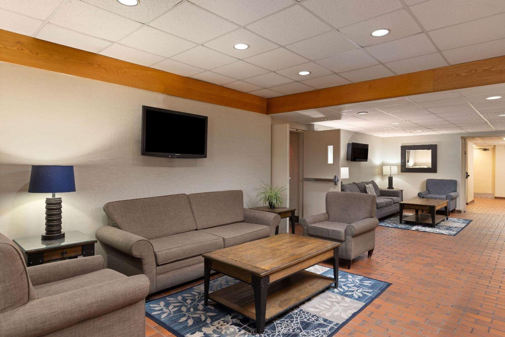 Travelodge By Wyndham Thunder Bay On Exteriör bild